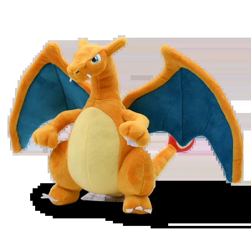 Pelúcia do Charizard de frente, com asas azul-petróleo abertas