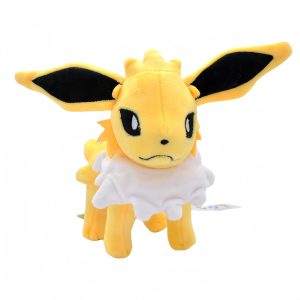 Jolteon de pelúcia, de Pokémon, com 15 cm, amarelo e gola branca, em pé sobre fundo branco