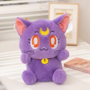 Pelúcia da Luna, de Sailor Moon: gata roxa de olhos laranja, lua dourada na testa e sininho