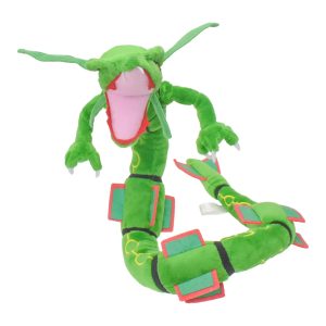 Rayquaza de pelúcia, de Pokémon, dragão verde de corpo longo e boca rosa aberta, sobre fundo branco