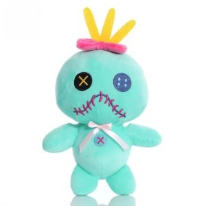 Scrump de Lilo & Stitch em pelúcia verde, com cabelo amarelo e laço rosa, fundo branco