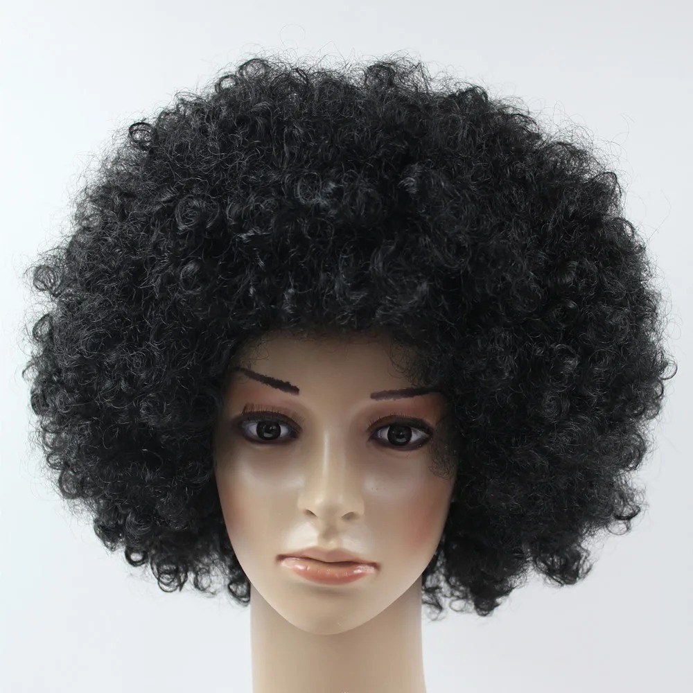 Peruca afro preta volumosa de cachos pequenos num manequim, de frente