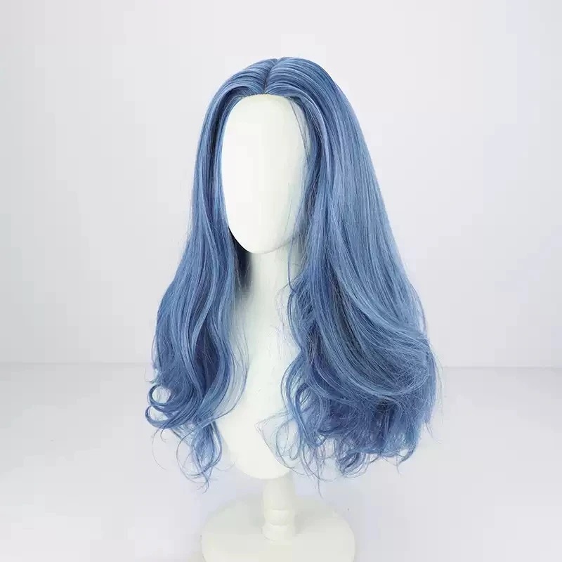 Peruca azul da Ranni em três quartos, mostrando as ondas longas, de Elden Ring