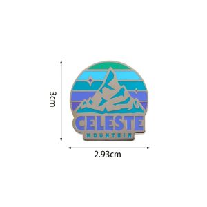 Pin da Montanha Celeste, do jogo Celeste, com as medidas de 3 por 2,93 cm indicadas