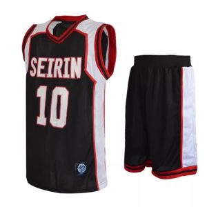Regata e shorts pretos do Seirin com o número 10 e detalhes vermelhos, de Kuroko no Basket