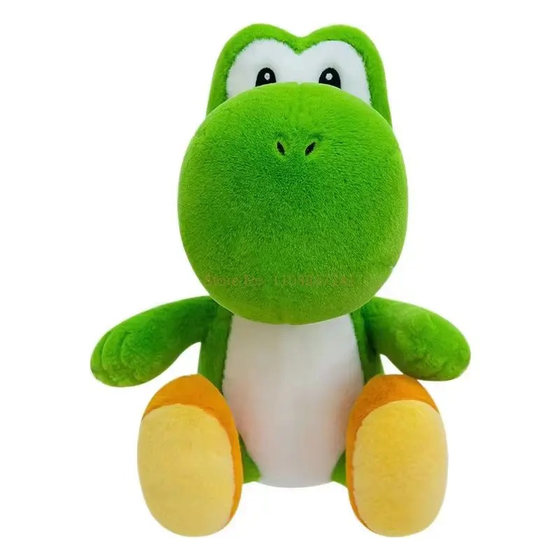 Yoshi verde de pelúcia sentado, de frente, com barriga branca e pés laranja